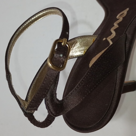 Mina Collection Women's Heels in a size 5.5. - Picture 11 of 11